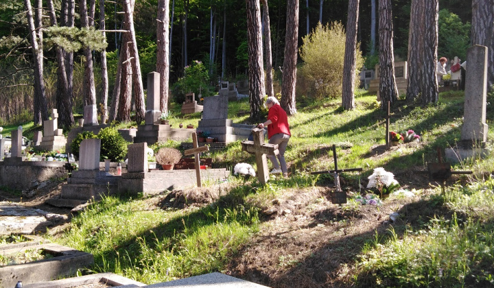 Brigáda na Lucia Bani - cintorín 27. 05. 2020